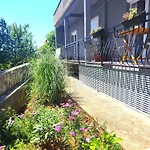 Apartman Karmela - Private Parking