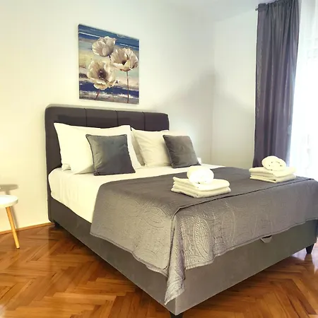 公寓 Karmela - Private Parking 扎达尔