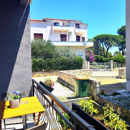 Karmela - Private Parking * 扎达尔