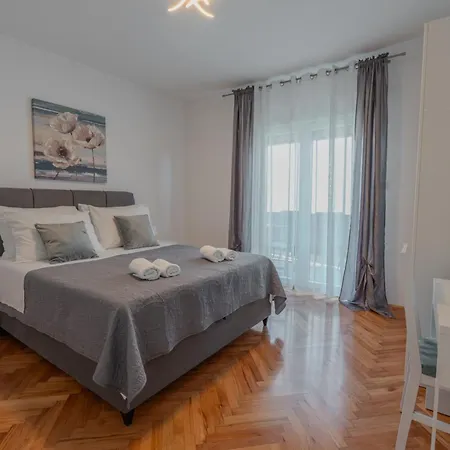 Appartamento Karmela - Private Parking *