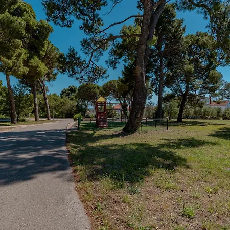 Karmela - Private Parking * Zara