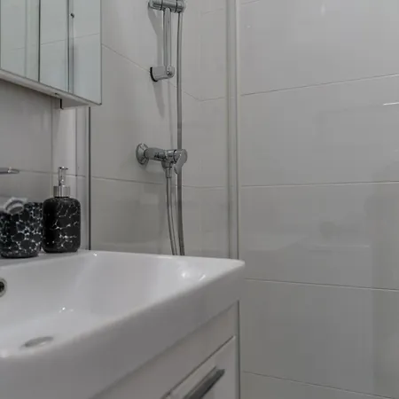 Appartamento Karmela - Private Parking Zara