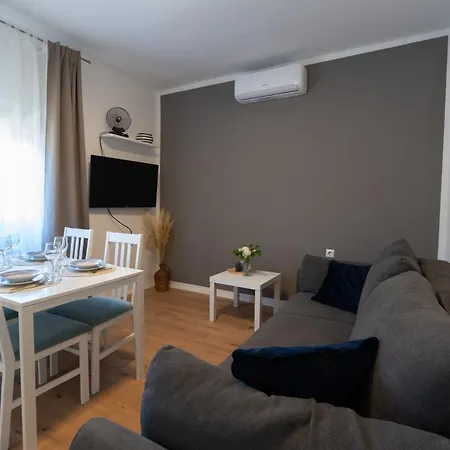 Karmela - Private Parking Appartamento